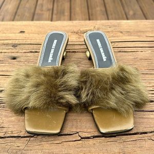 Nicole Saldana mules